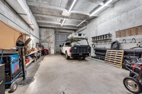 Commercial property in Lauderhill, Florida № 2041672 - photo 5