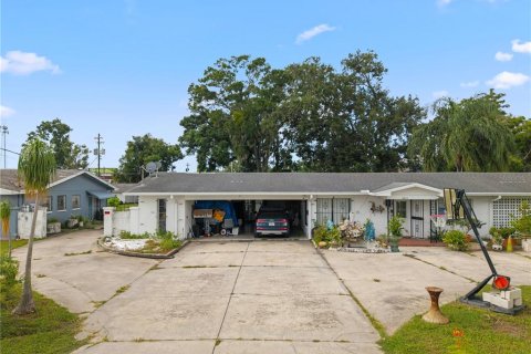 Immobilier commercial à vendre à Tampa, Floride: 6 chambres, 227.61 m2 № 2312804 - photo 2