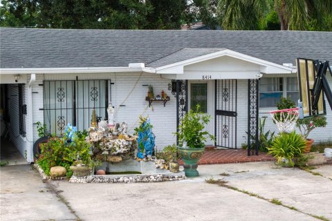 Immobilier commercial à vendre à Tampa, Floride: 6 chambres, 227.61 m2 № 2312804 - photo 4