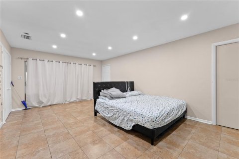 Immobilier commercial à vendre à Tampa, Floride: 6 chambres, 227.61 m2 № 2312804 - photo 18