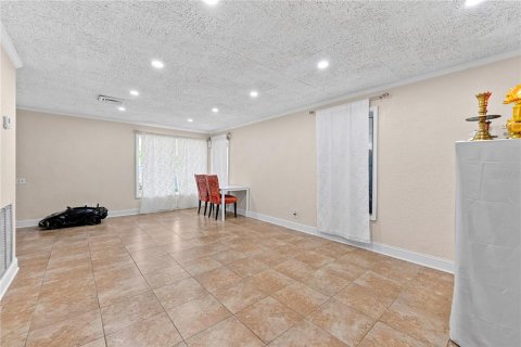 Immobilier commercial à vendre à Tampa, Floride: 6 chambres, 227.61 m2 № 2312804 - photo 23