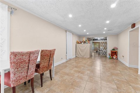 Immobilier commercial à vendre à Tampa, Floride: 6 chambres, 227.61 m2 № 2312804 - photo 24