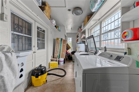 Immobilier commercial à vendre à Tampa, Floride: 6 chambres, 227.61 m2 № 2312804 - photo 7