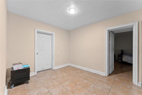 Immobilier commercial à vendre à Tampa, Floride: 6 chambres, 227.61 m2 № 2312804 - photo 29