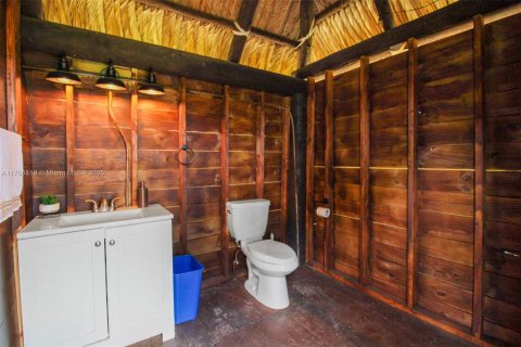 Propiedad comercial en venta en Miami, Florida № 1702031 - foto 25