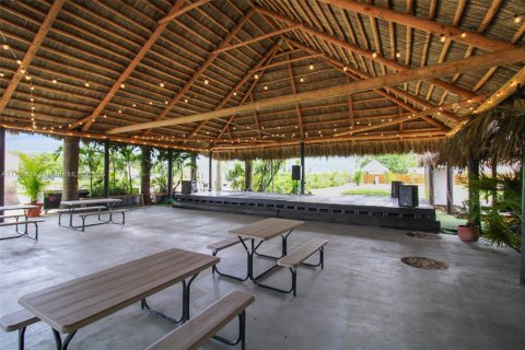 Propiedad comercial en venta en Miami, Florida № 1702031 - foto 20