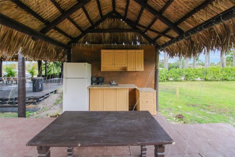 Propiedad comercial en venta en Miami, Florida № 1702031 - foto 29
