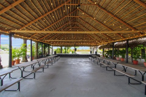 Propiedad comercial en venta en Miami, Florida № 1702031 - foto 21