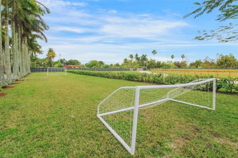 Propiedad comercial en venta en Miami, Florida № 1702031 - foto 15
