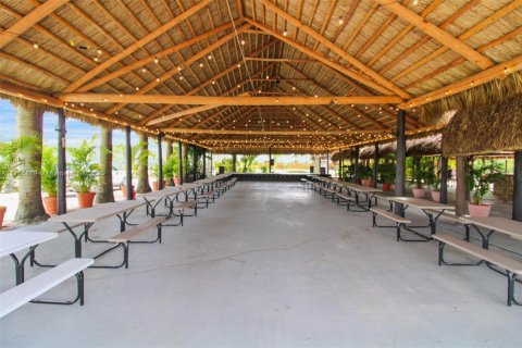 Propiedad comercial en venta en Miami, Florida № 1702031 - foto 7