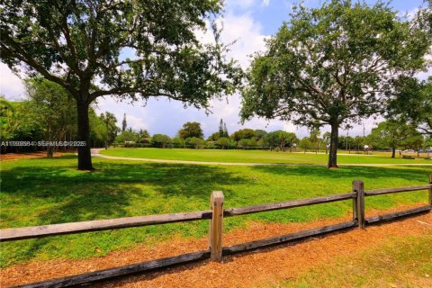Villa ou maison à louer à Lake Worth, Floride: 2 chambres, 468.23 m2 № 1997488 - photo 8