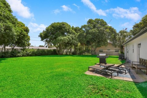 House in Lake Park, Florida 3 bedrooms, 110.46 sq.m. № 1093465