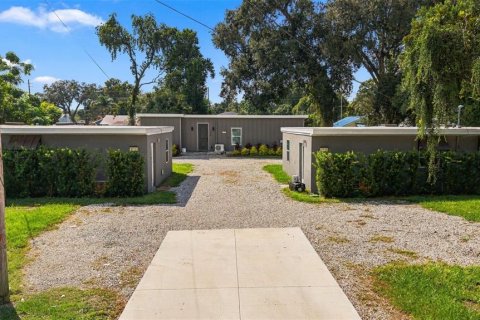 Commercial property in Orlando, Florida 10 bedrooms, 283.26 sq.m. № 2396970