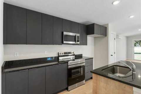 Commercial property in Orlando, Florida 10 bedrooms, 283.26 sq.m. № 2396970 - photo 19