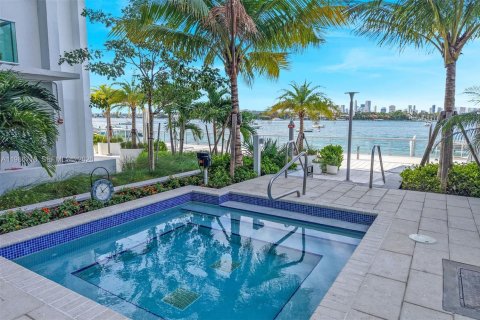 Copropriété à vendre à Miami Beach, Floride: 1 chambre, 87.61 m2 № 2048414 - photo 8