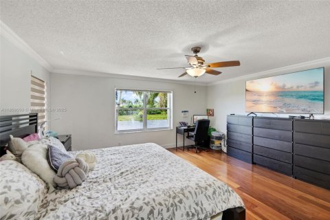 House in Miramar, Florida 4 bedrooms, 245.17 sq.m. № 2026523 - photo 29