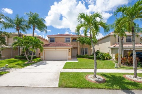 House in Miramar, Florida 4 bedrooms, 245.17 sq.m. № 2026523 - photo 2