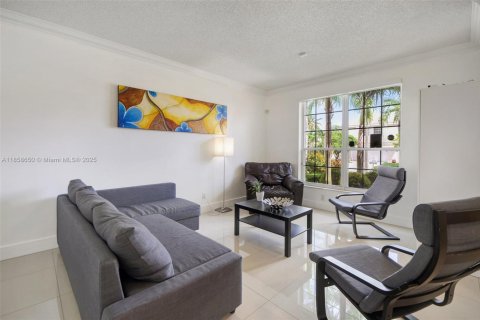 House in Miramar, Florida 4 bedrooms, 245.17 sq.m. № 2026523 - photo 11