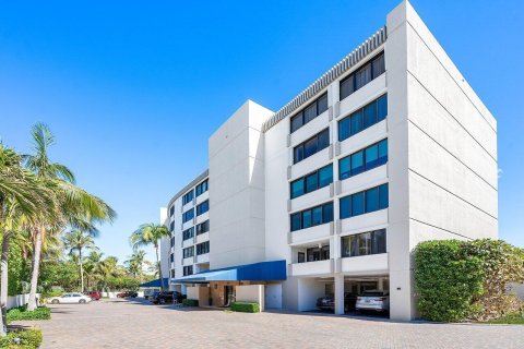 Copropriété à vendre à Ocean Ridge, Floride: 3 chambres, 152.64 m2 № 1016117 - photo 1