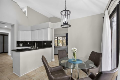 House in Wellington, Florida 3 bedrooms, 131.83 sq.m. № 2177499 - photo 7