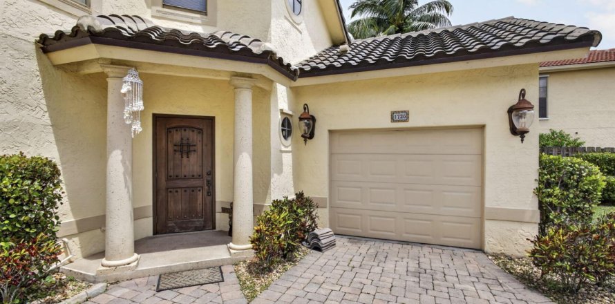 House in Wellington, Florida 3 bedrooms, 131.83 sq.m. № 2177499