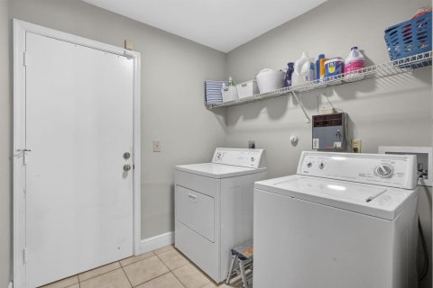 House in Wellington, Florida 3 bedrooms, 131.83 sq.m. № 2177499 - photo 11