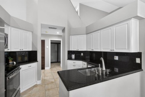 House in Wellington, Florida 3 bedrooms, 131.83 sq.m. № 2177499 - photo 6
