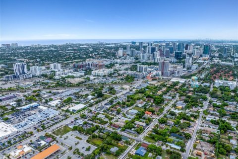 Propiedad comercial en venta en Fort Lauderdale, Florida № 1977673 - foto 29