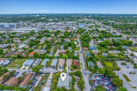 Propiedad comercial en venta en Fort Lauderdale, Florida № 1977673 - foto 25