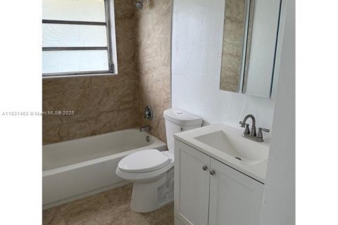 Propiedad comercial en venta en Fort Lauderdale, Florida № 1977673 - foto 19