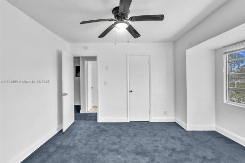 Propiedad comercial en venta en Fort Lauderdale, Florida № 1977673 - foto 16