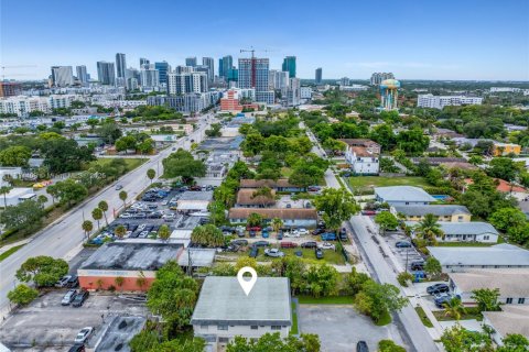 Propiedad comercial en venta en Fort Lauderdale, Florida № 1977673 - foto 30