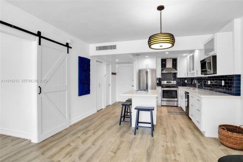 Copropriété à louer à Coral Gables, Floride: 1 chambre, 75.07 m2 № 1976641 - photo 9