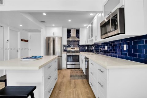 Copropriété à louer à Coral Gables, Floride: 1 chambre, 75.07 m2 № 1976641 - photo 11