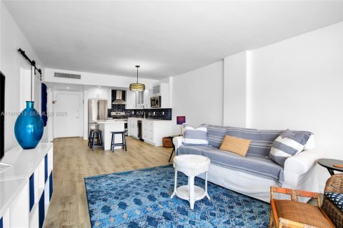 Copropriété à louer à Coral Gables, Floride: 1 chambre, 75.07 m2 № 1976641 - photo 6