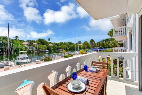 Copropriété à louer à Coral Gables, Floride: 1 chambre, 75.07 m2 № 1976641 - photo 12