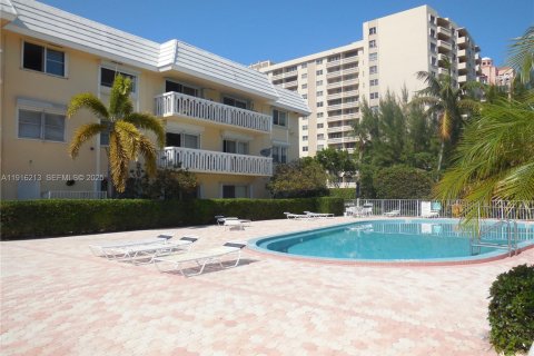 Copropriété à louer à Coral Gables, Floride: 1 chambre, 75.07 m2 № 1976641 - photo 20