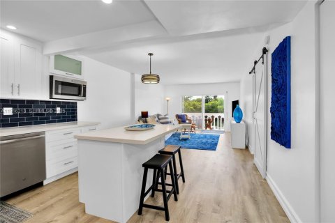 Copropriété à louer à Coral Gables, Floride: 1 chambre, 75.07 m2 № 1976641 - photo 3