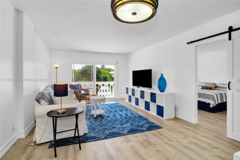 Copropriété à louer à Coral Gables, Floride: 1 chambre, 75.07 m2 № 1976641 - photo 5