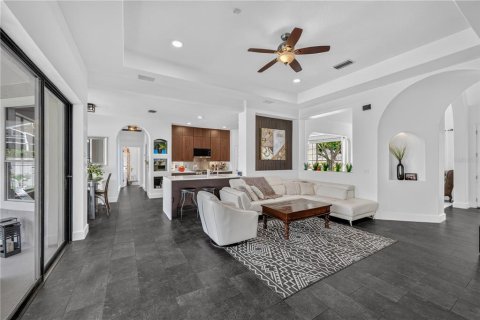 Villa ou maison à vendre à Orlando, Floride: 4 chambres, 218.69 m2 № 2420046 - photo 13