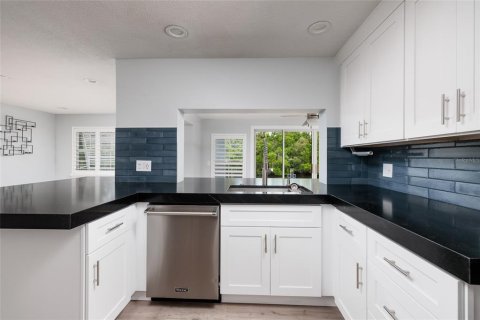 Купить виллу или дом в Сент-Питерсберг, Флорида 11 комнат, 224.17м2, № 1904889 - фото 15