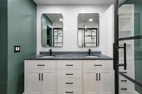 Купить виллу или дом в Сент-Питерсберг, Флорида 11 комнат, 224.17м2, № 1904889 - фото 24