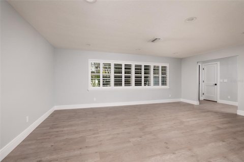 Купить виллу или дом в Сент-Питерсберг, Флорида 11 комнат, 224.17м2, № 1904889 - фото 10