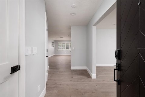 Купить виллу или дом в Сент-Питерсберг, Флорида 11 комнат, 224.17м2, № 1904889 - фото 9