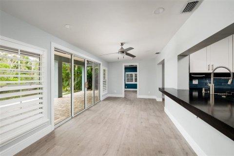 Купить виллу или дом в Сент-Питерсберг, Флорида 11 комнат, 224.17м2, № 1904889 - фото 18