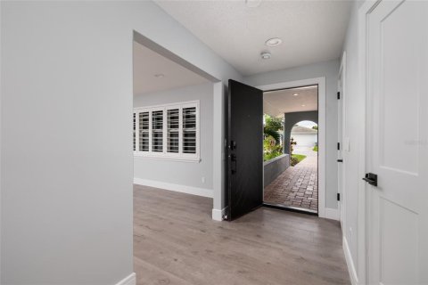 Купить виллу или дом в Сент-Питерсберг, Флорида 11 комнат, 224.17м2, № 1904889 - фото 8