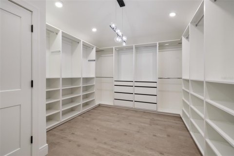 Купить виллу или дом в Сент-Питерсберг, Флорида 11 комнат, 224.17м2, № 1904889 - фото 22