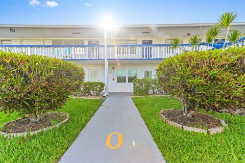 Copropriété à vendre à Deerfield Beach, Floride: 2 chambres, 76.18 m2 № 2190996 - photo 2