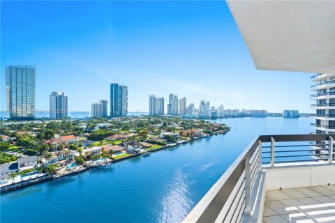 Condominio en venta en Aventura, Florida, 3 dormitorios, 159.98 m2 № 1995015 - foto 3