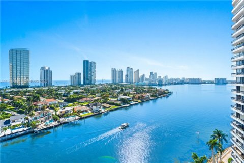 Condominio en venta en Aventura, Florida, 3 dormitorios, 159.98 m2 № 1995015 - foto 2